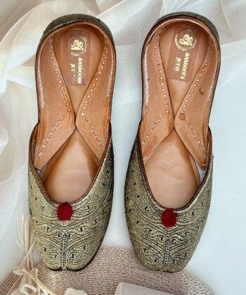 golden colour hand work jutti for women girls and ladies, handwork jutti, pure leather jutti,