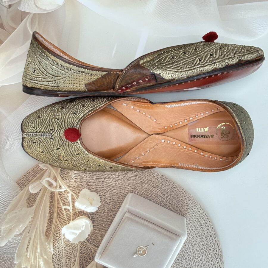 golden colour hand work jutti for women girls and ladies, handwork jutti, pure leather jutti,