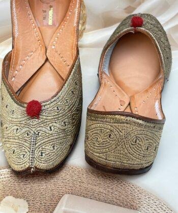 golden colour hand work jutti for women girls and ladies, handwork jutti, pure leather jutti,