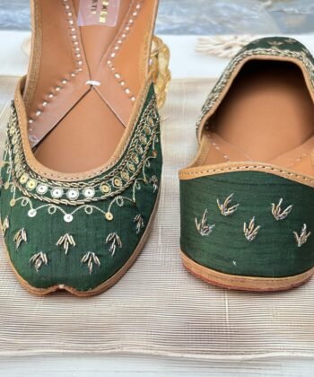 green hand work jutti for women girls and ladies, handwork jutti, pure leather jutti,