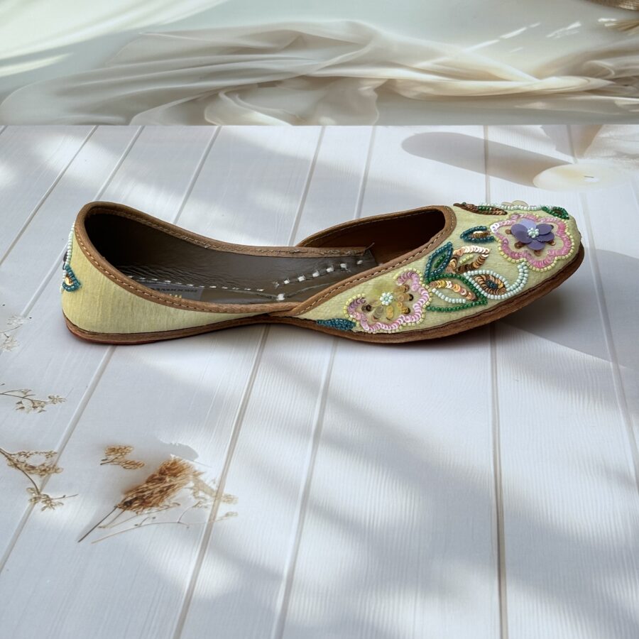 lemmon colour hand work jutti for women girls and ladies, handwork jutti, pure leather jutti,