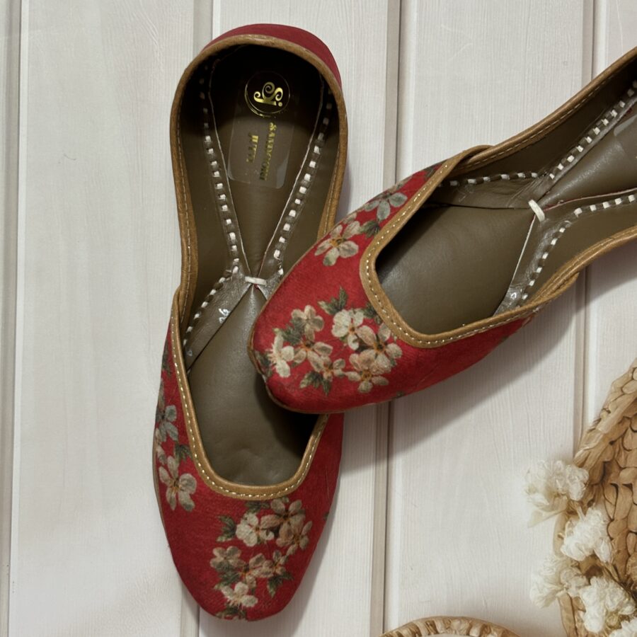 red jutti for women girls and ladies, handwork jutti, pure leather jutti, mirror work matching jutti, sea green jutti, scarlet bloom juttis, printed jutti