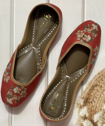 red jutti for women girls and ladies, handwork jutti, pure leather jutti, mirror work matching jutti, sea green jutti, scarlet bloom juttis, printed jutti