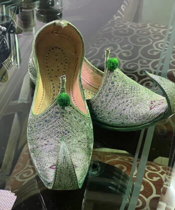 Green Polished Aari Khussa