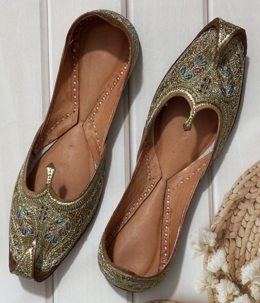 Bridal Tilledaar Khussa for Women, tilleydaar khussa jutti