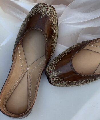 Classic Brown Leather Tilla Jutti