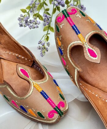 Colourful kaseeda work brown Jutti