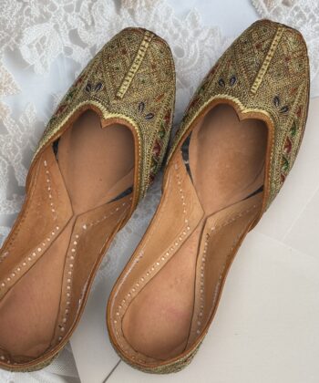 Golden Tilla- Kasoori Jutti