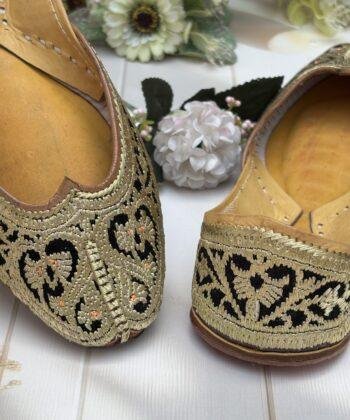 Black Velvet Golden Hand Embroidered Muktsari Jutti