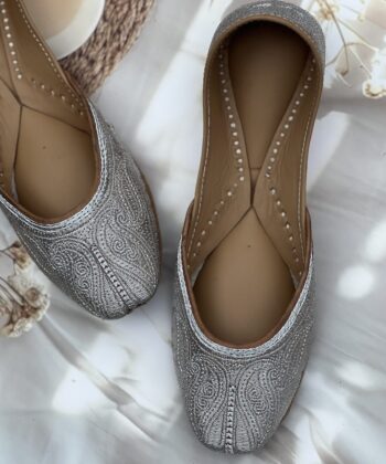 Tilledaar Silver Juttis