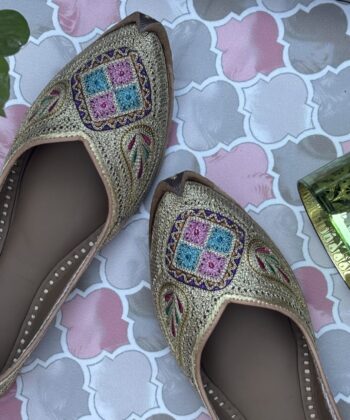 Light Golden Tilla Biba Jutti with Tiny Noke Diamond pattern