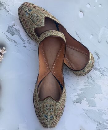 golden jutti for women girls and ladies, handwork jutti, pure leather jutti, tilla work jutti, golden tilleydaar jutti