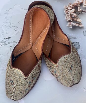 golden jutti for women girls and ladies, handwork jutti, pure leather jutti, tilla work jutti, golden tilleydaar jutti
