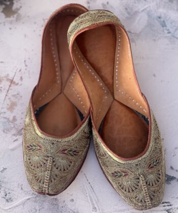 golden jutti for women girls and ladies, handwork jutti, pure leather jutti, tilla work jutti, golden tilleydaar jutti