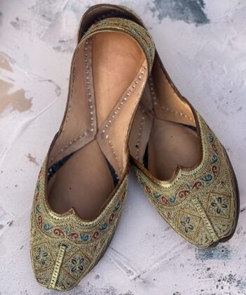 golden jutti for women girls and ladies, handwork jutti, pure leather jutti, tilla work jutti, golden tilleydaar jutti