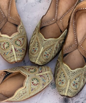golden jutti for women girls and ladies, handwork jutti, pure leather jutti, tilla work jutti, golden tilleydaar jutti