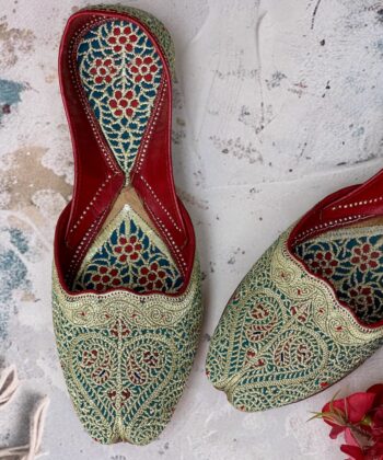 Phirozi Noor – Velvet Tilla Kasoori Jutti