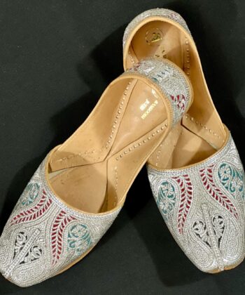 Tilledaar Jutti – Silver Elegance with a Festive Twist