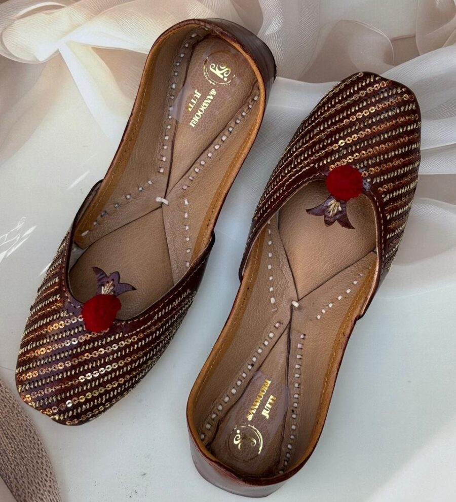 Brown leather casual jutti by Sandoori Jutti, comfortable jutti