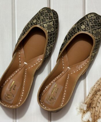 Brown Brocade Punjabi Jutti