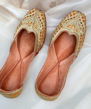golden tilleydaar pure leather mango velvet base punjabi jutti for women
