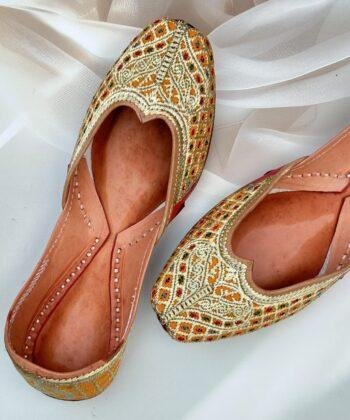 golden tilleydaar pure leather mango velvet base punjabi jutti for women