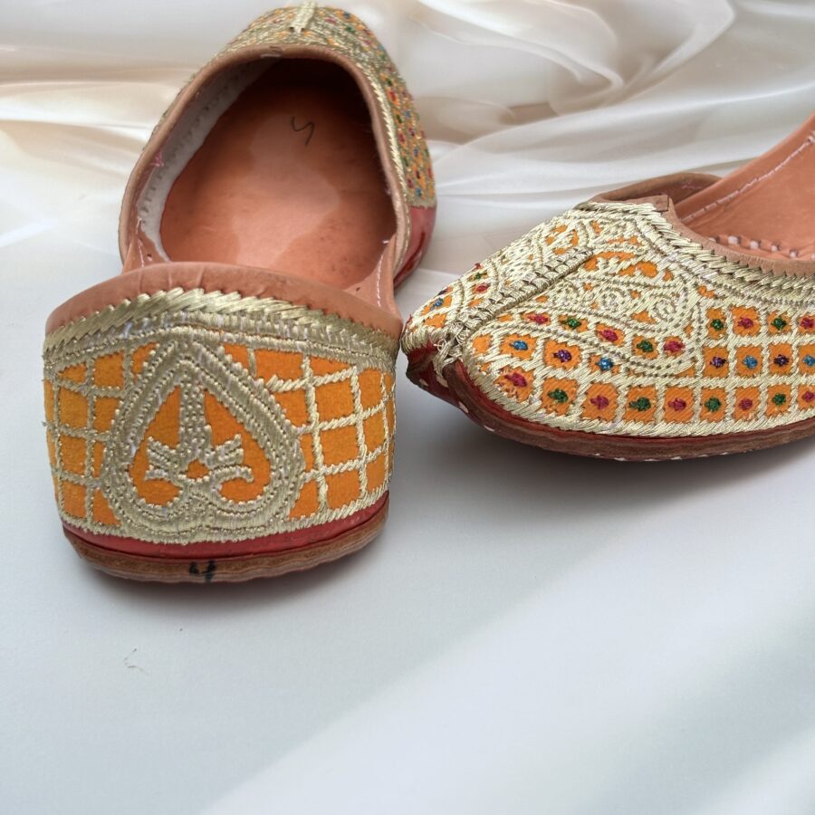 golden tilleydaar pure leather mango velvet base punjabi jutti for women