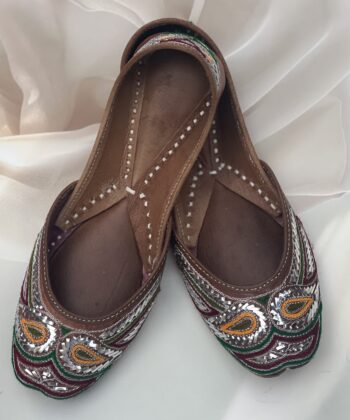 Green Kaseeda Jutti with Silver Mukaish