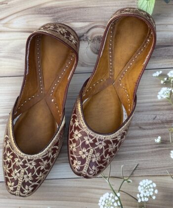 golden tilleydaar pure leather floral design brown punjabi jutti for women