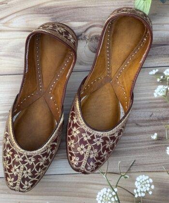 golden tilleydaar pure leather floral design brown punjabi jutti for women