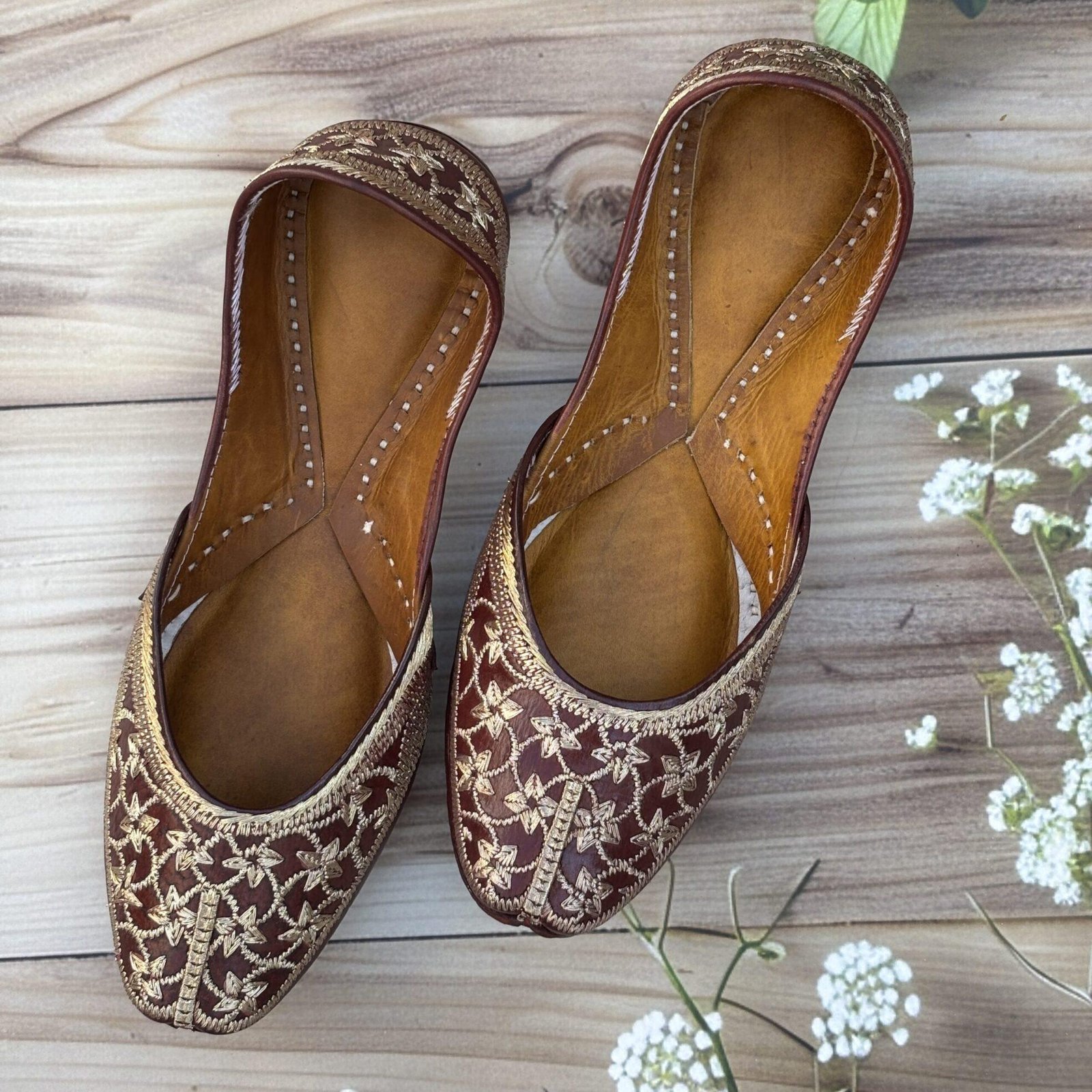 IMG_6476 golden tilleydaar pure leather floral design brown punjabi jutti for women