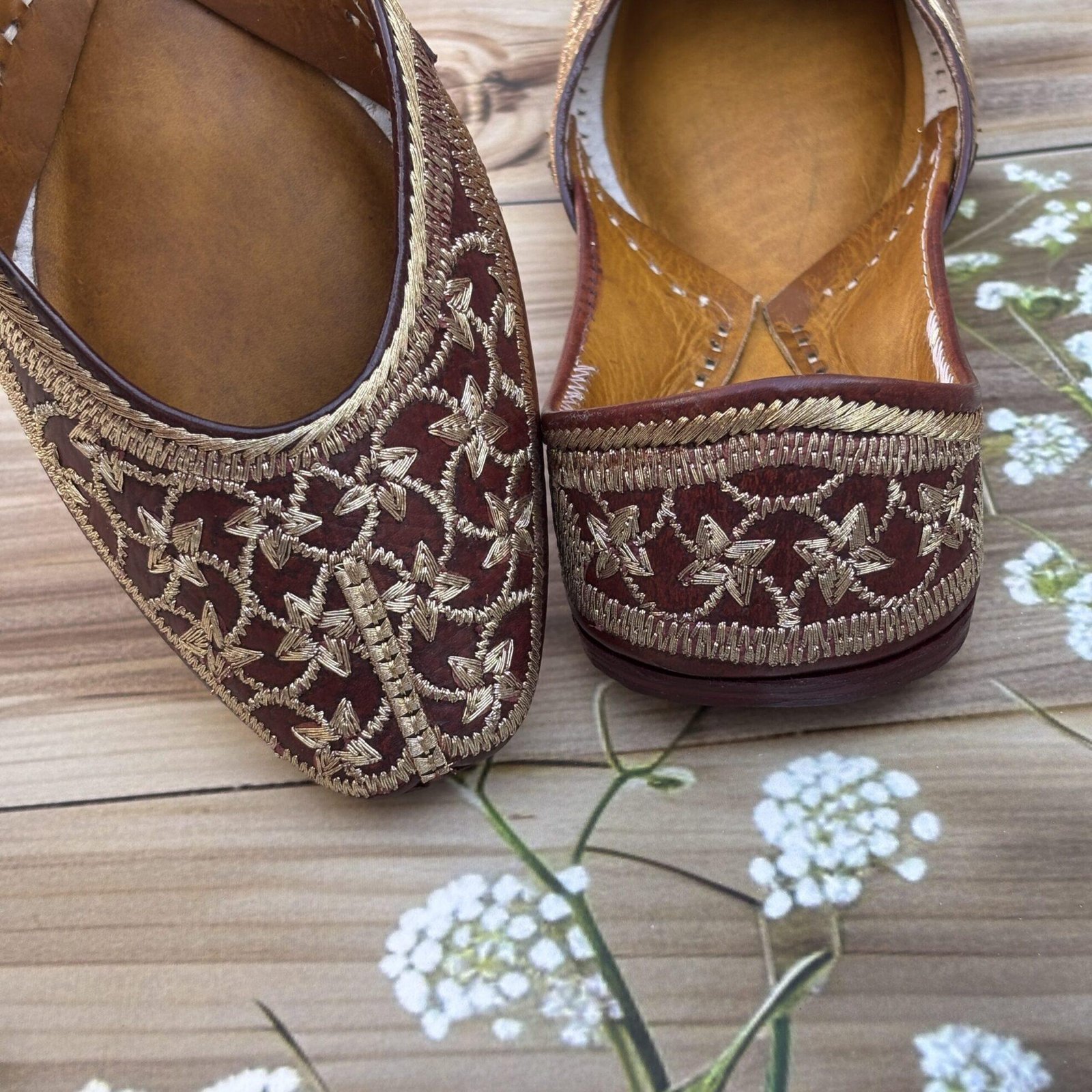 IMG_6477 golden tilleydaar pure leather floral design brown punjabi jutti for women