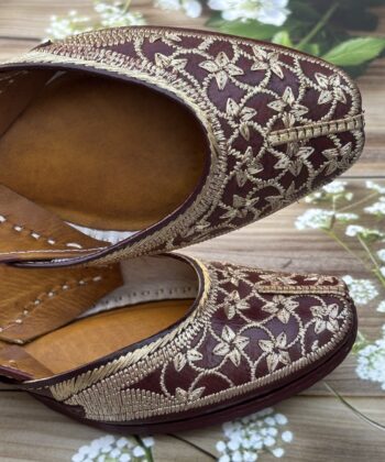 golden tilleydaar pure leather floral design brown punjabi jutti for women
