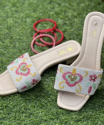 White Slippers for Women – Vibrant, Trendy & Comfortable Footwear