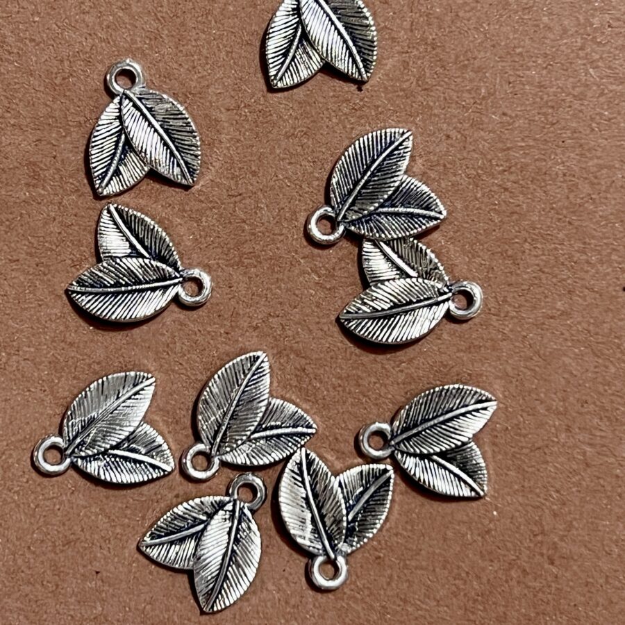 double leaf design silver jewelry for punjabi jutis