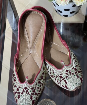 Maroon base light golden tilla hand work punjabi jutti for women