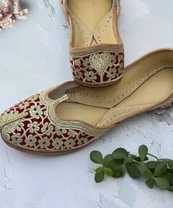 maroon base golden tilla hand work punjabi jutti for women trending floral design bridal matching juti