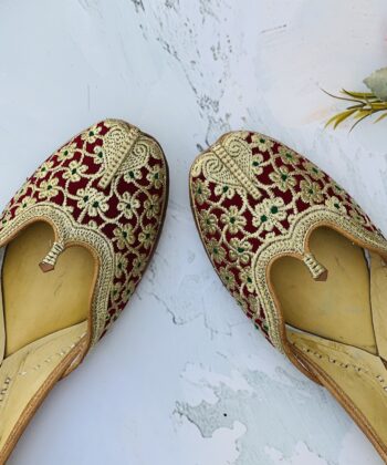 maroon base golden tilla hand work punjabi jutti for women trending floral design bridal matching juti