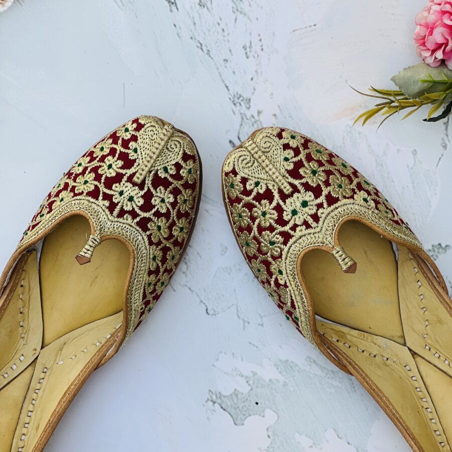 maroon base golden tilla hand work punjabi jutti for women trending floral design bridal matching juti