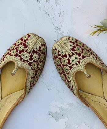 maroon base golden tilla hand work punjabi jutti for women trending floral design bridal matching juti