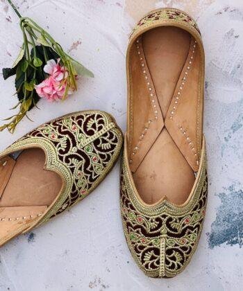 Golden tilleydaar Wine colour velvet hand embroidered punjabi jutti for women