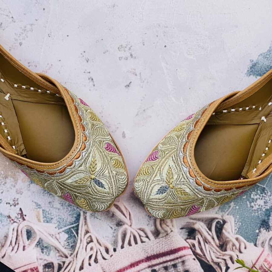 golden tilleydaar pure leather punjabi jutti for women
