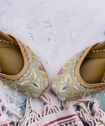 golden tilleydaar pure leather punjabi jutti for women