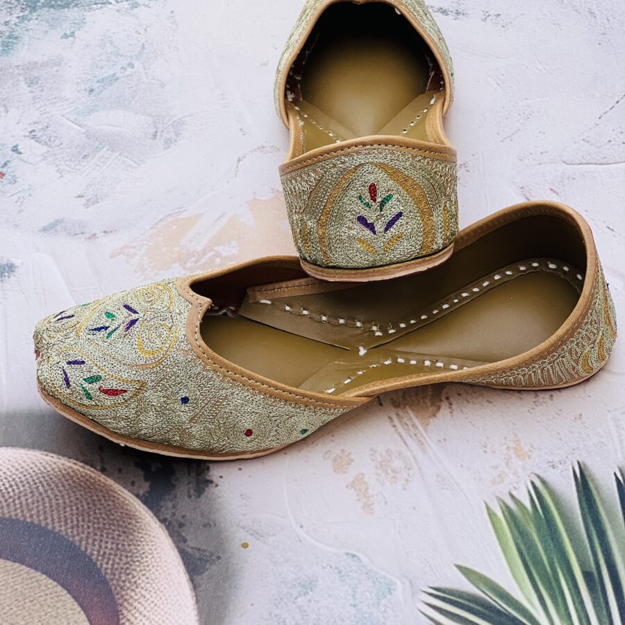 golden tilleydaar pure leather punjabi jutti for women
