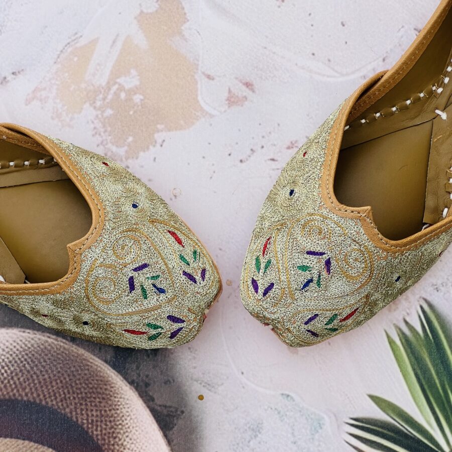 golden tilleydaar pure leather punjabi jutti for women