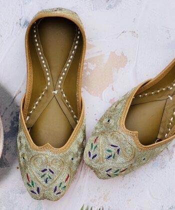 golden tilleydaar pure leather punjabi jutti for women