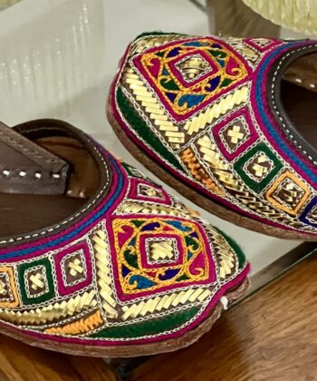 Brown pure leather super soft hand embroidered Punjabi jutti for women, kaseeda work and golden mukaish work, double cushioned jutti by sandoori, free shipping, free exchange, latest design, branded jutti