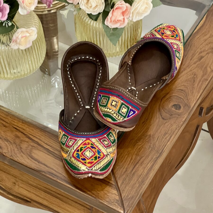 Brown pure leather super soft hand embroidered Punjabi jutti for women, kaseeda work and golden mukaish work, double cushioned jutti by sandoori, free shipping, free exchange, latest design, branded jutti