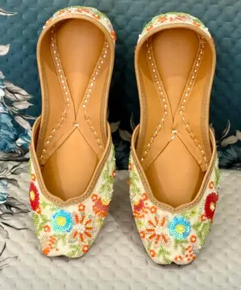 Cream Base multi colour hand embroidered Punjabi jutti for ladies, girls and women. Trending design, Zardosi work, double cushioned for full day comfort, pure leather handmade punjabi jutti