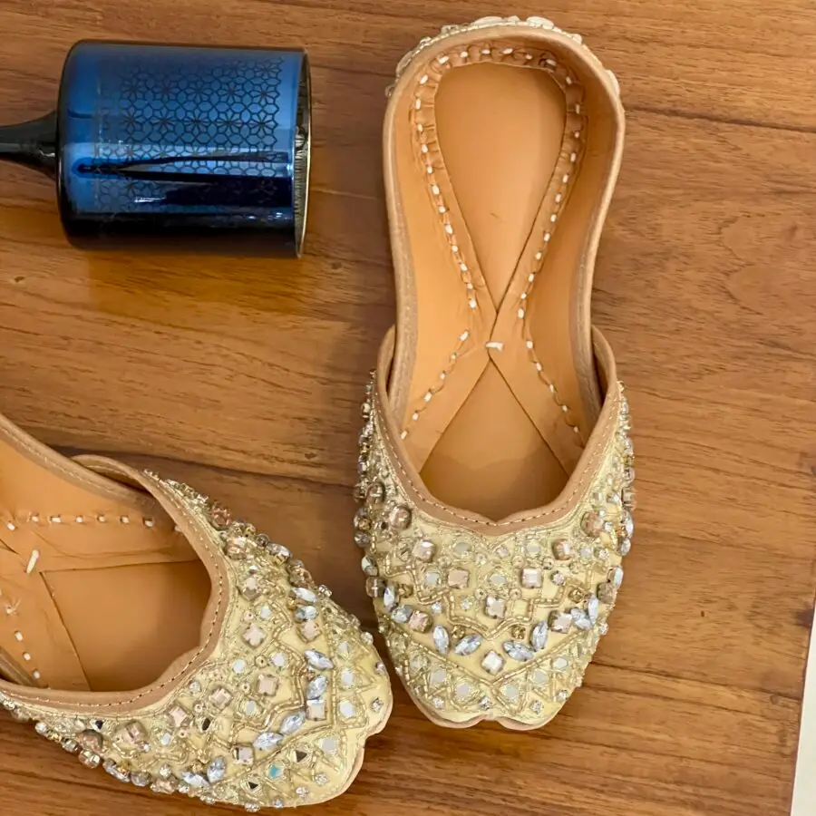 Golden diamonds and stone work hand embroidered Punjabi jutti for ladies, girls and women. Trending design, Zardosi work, double cushioned for full day comfort, pure leather handmade punjabi jutti